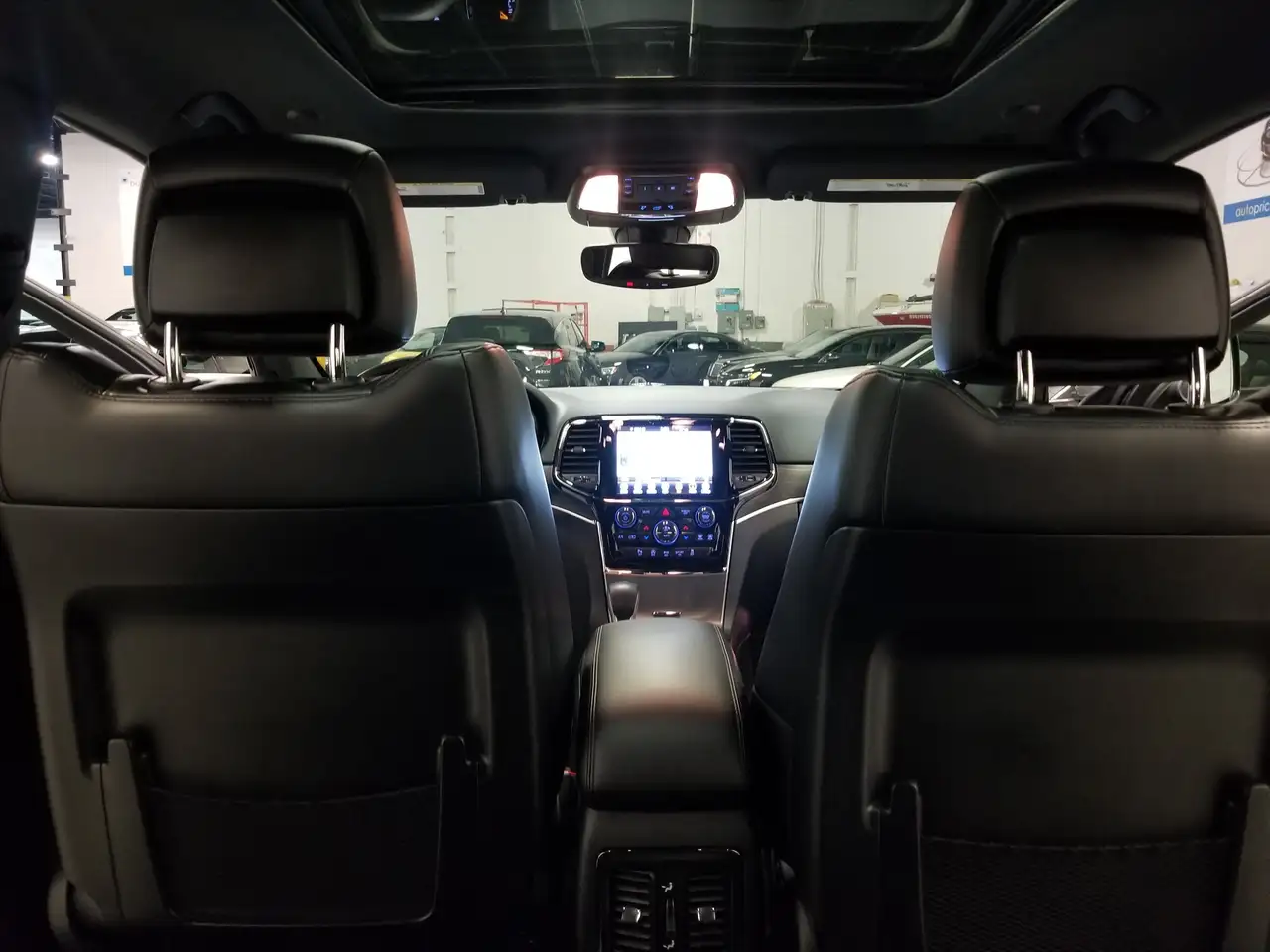 Jeep Grand Cherokee снимка Jeep Grand Cherokee