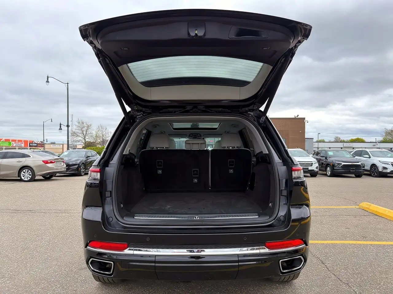 Jeep Grand Cherokee снимка Jeep Grand Cherokee