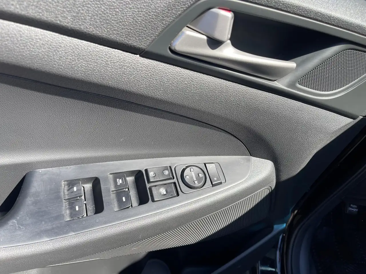 Hyundai TUCSON снимка Hyundai TUCSON