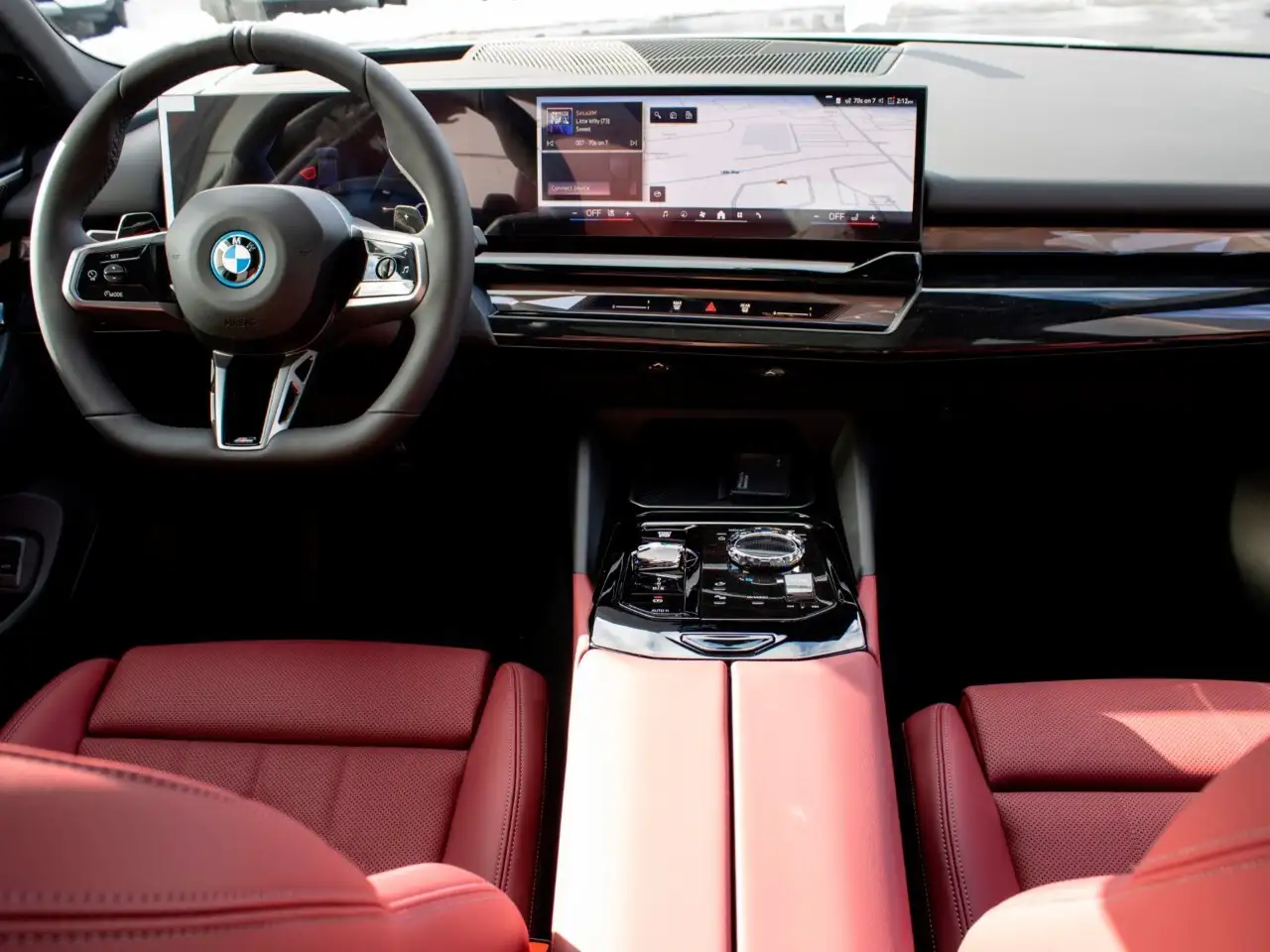 BMW 5 Series снимка BMW 5 Series