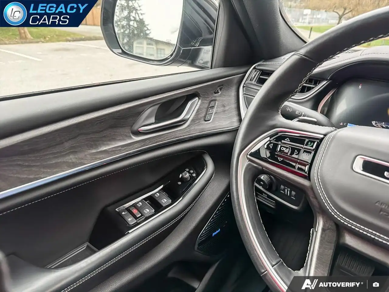 Jeep Grand Cherokee снимка Jeep Grand Cherokee