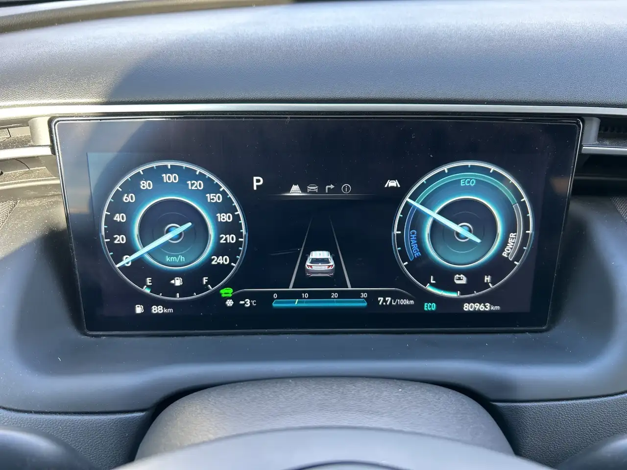 Hyundai TUCSON снимка Hyundai TUCSON