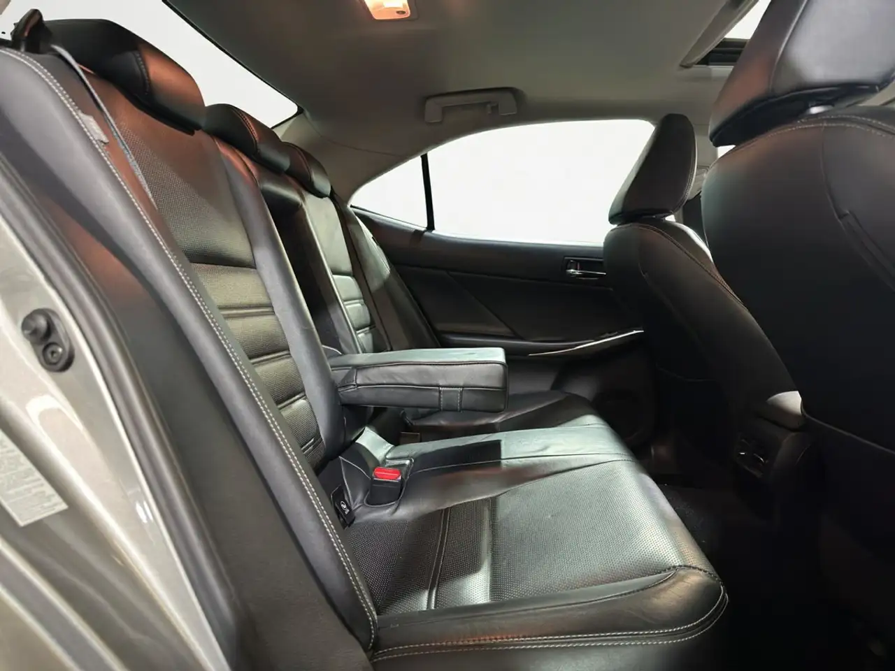 Lexus IS снимка Lexus IS