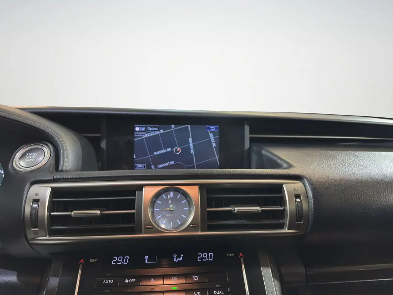 Lexus IS снимка Lexus IS