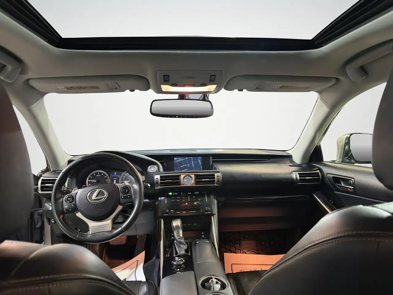 Lexus IS снимка Lexus IS