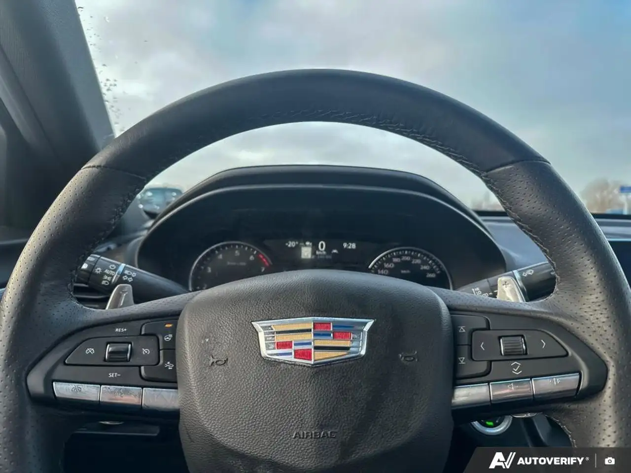 Cadillac CT4 снимка Cadillac CT4