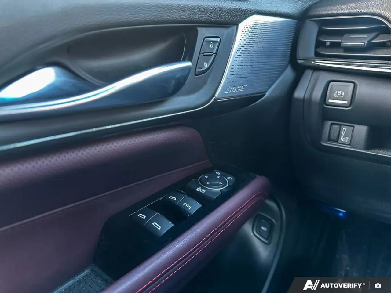 Cadillac CT4 снимка Cadillac CT4
