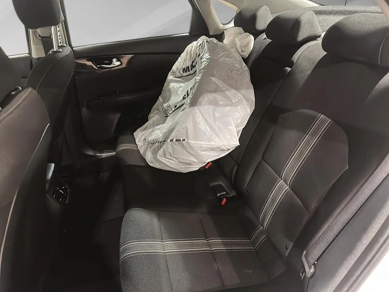 Kia Forte снимка Kia Forte