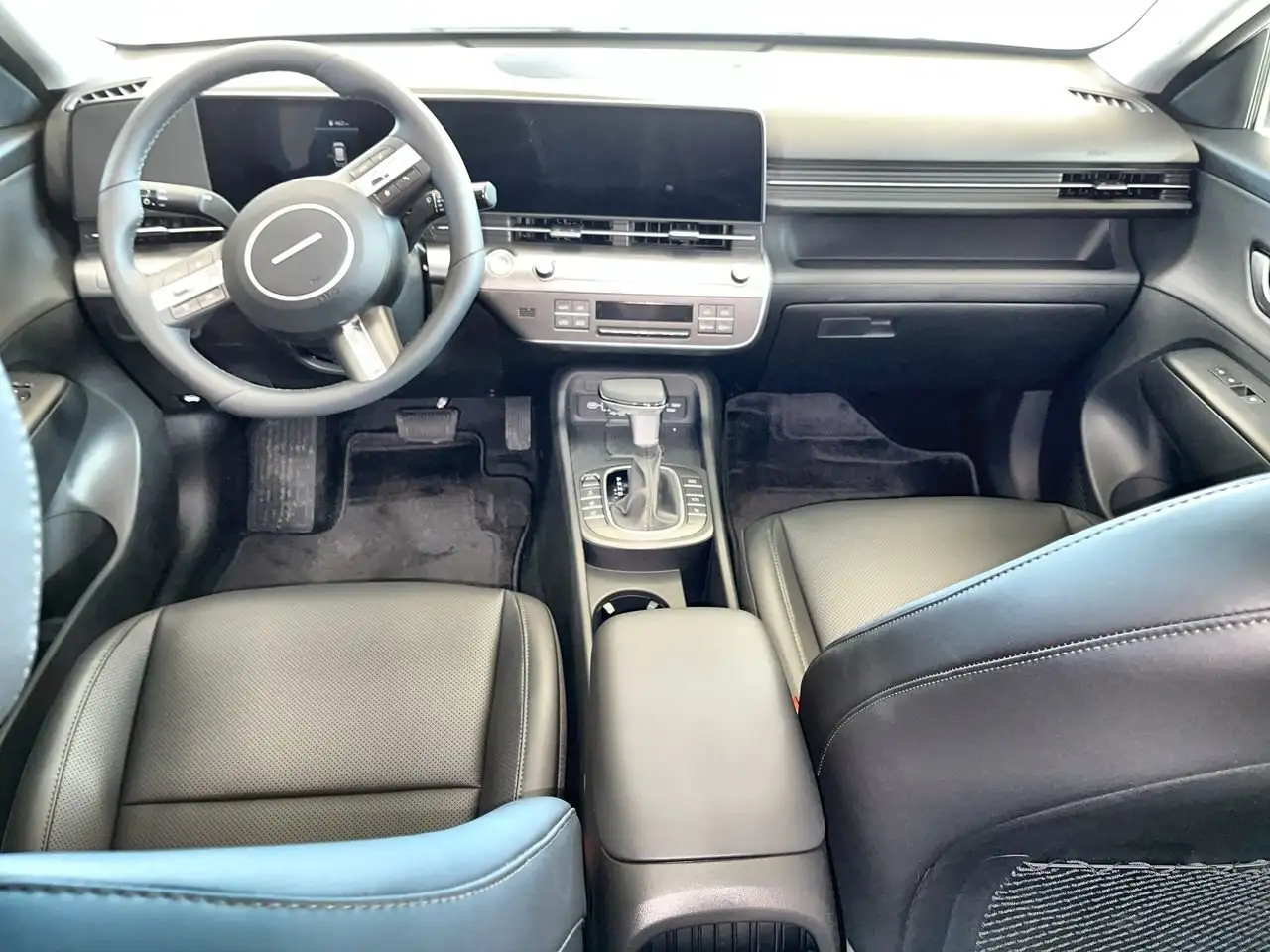 Hyundai KONA снимка Hyundai KONA