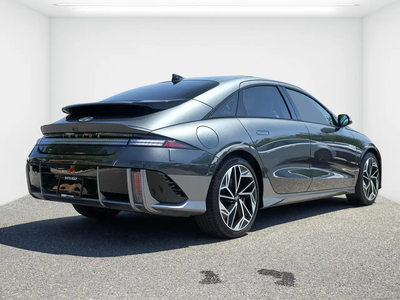 Hyundai IONIQ 6 photo Hyundai IONIQ 6