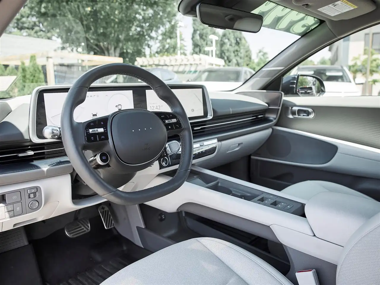 Hyundai IONIQ 6 photo Hyundai IONIQ 6
