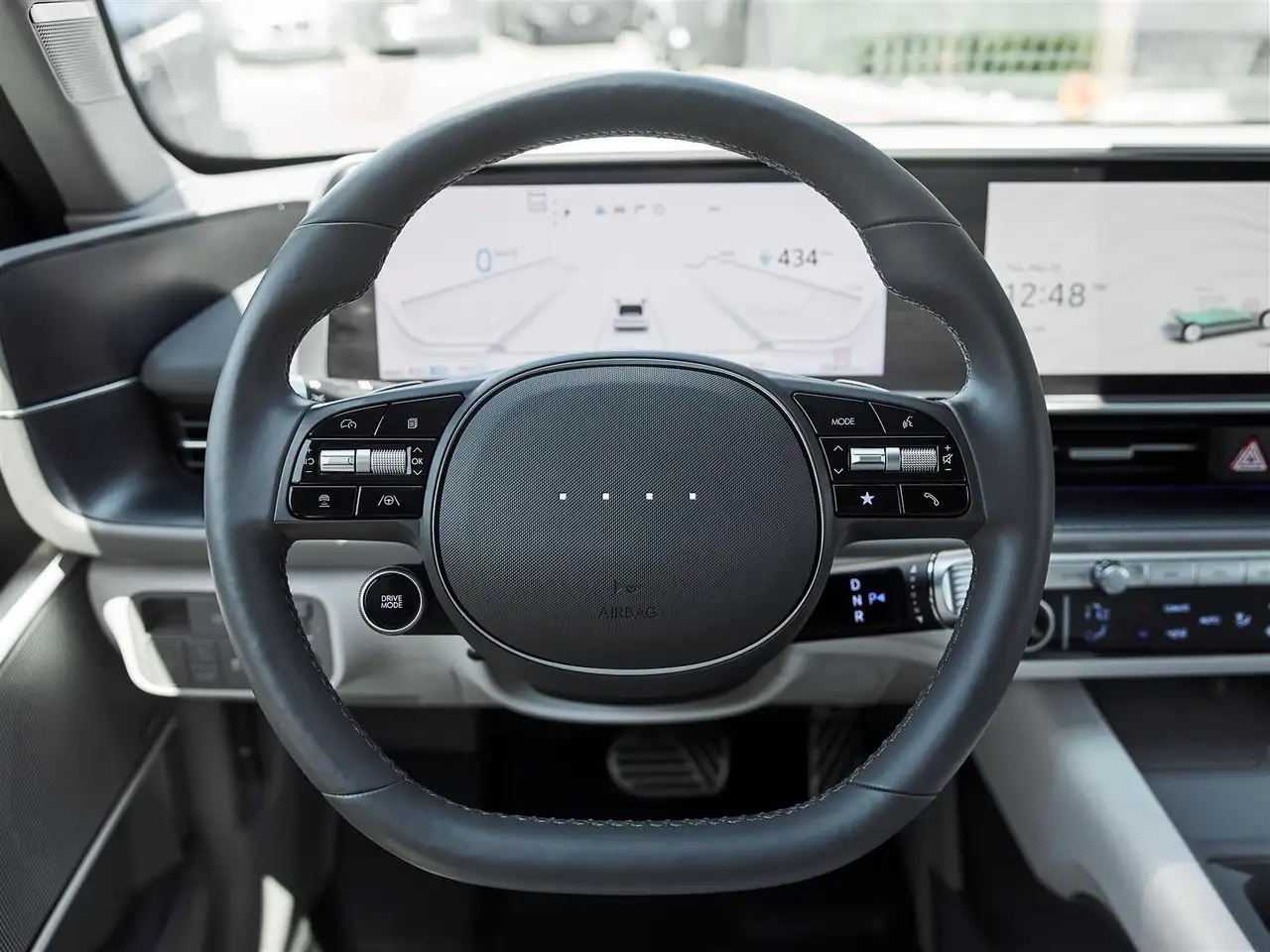 Hyundai IONIQ 6 photo Hyundai IONIQ 6