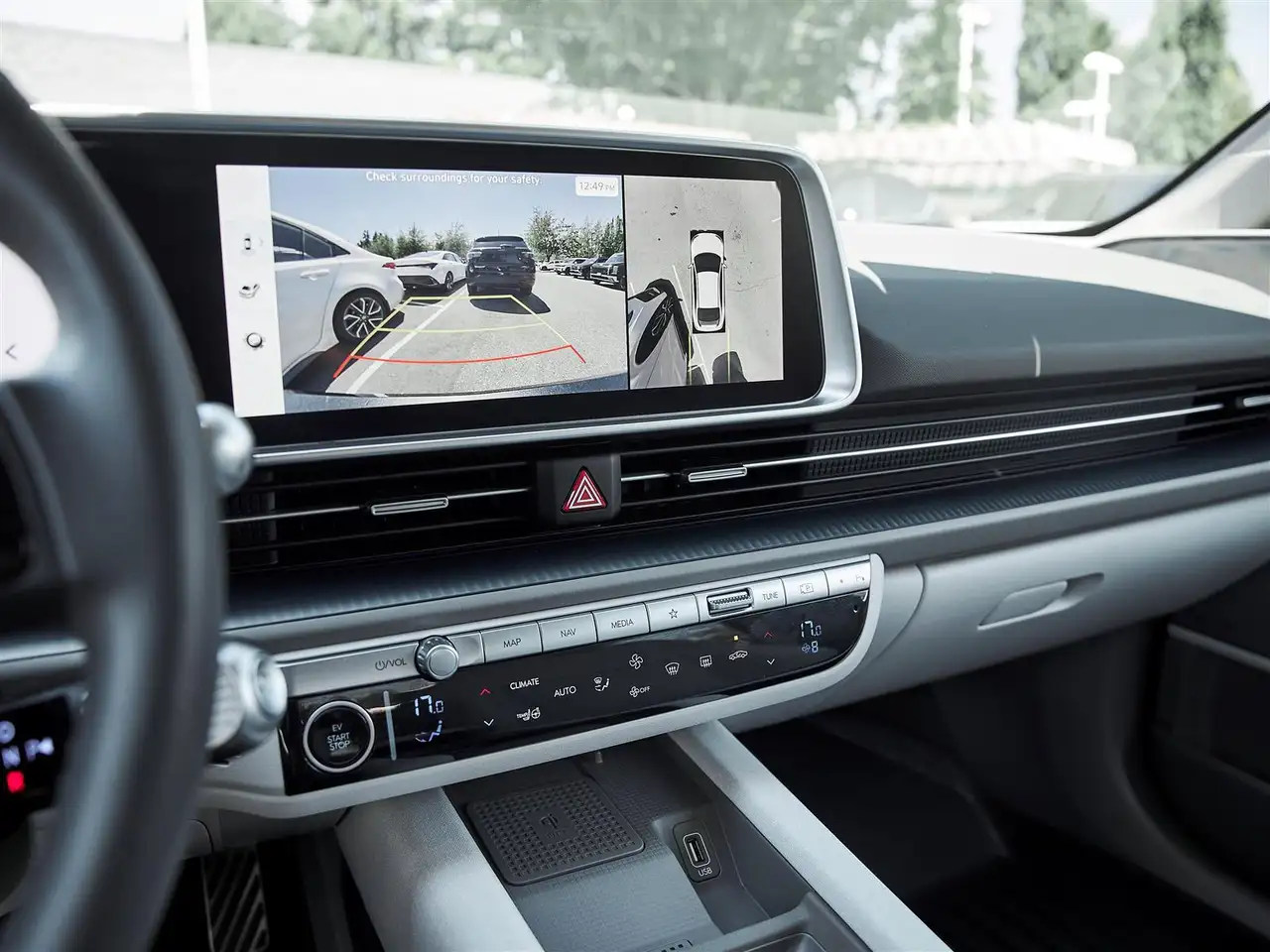 Hyundai IONIQ 6 photo Hyundai IONIQ 6