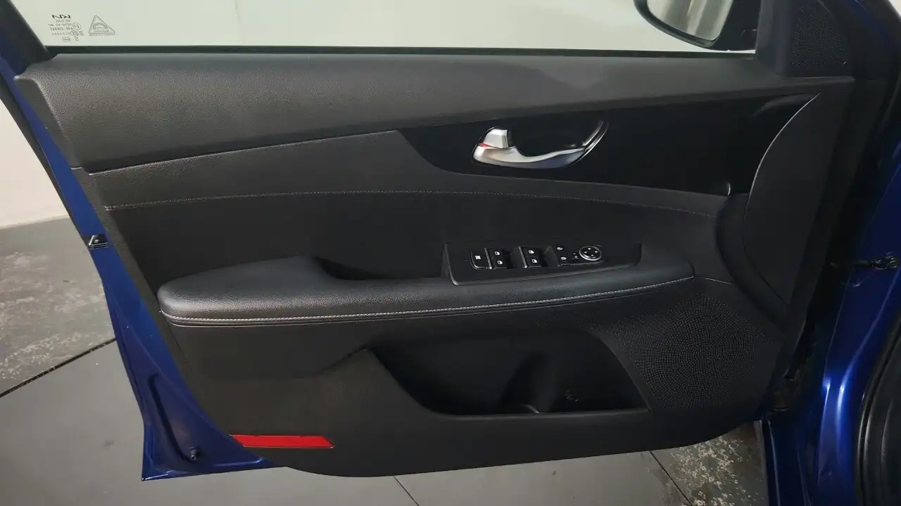 Kia Forte снимка Kia Forte