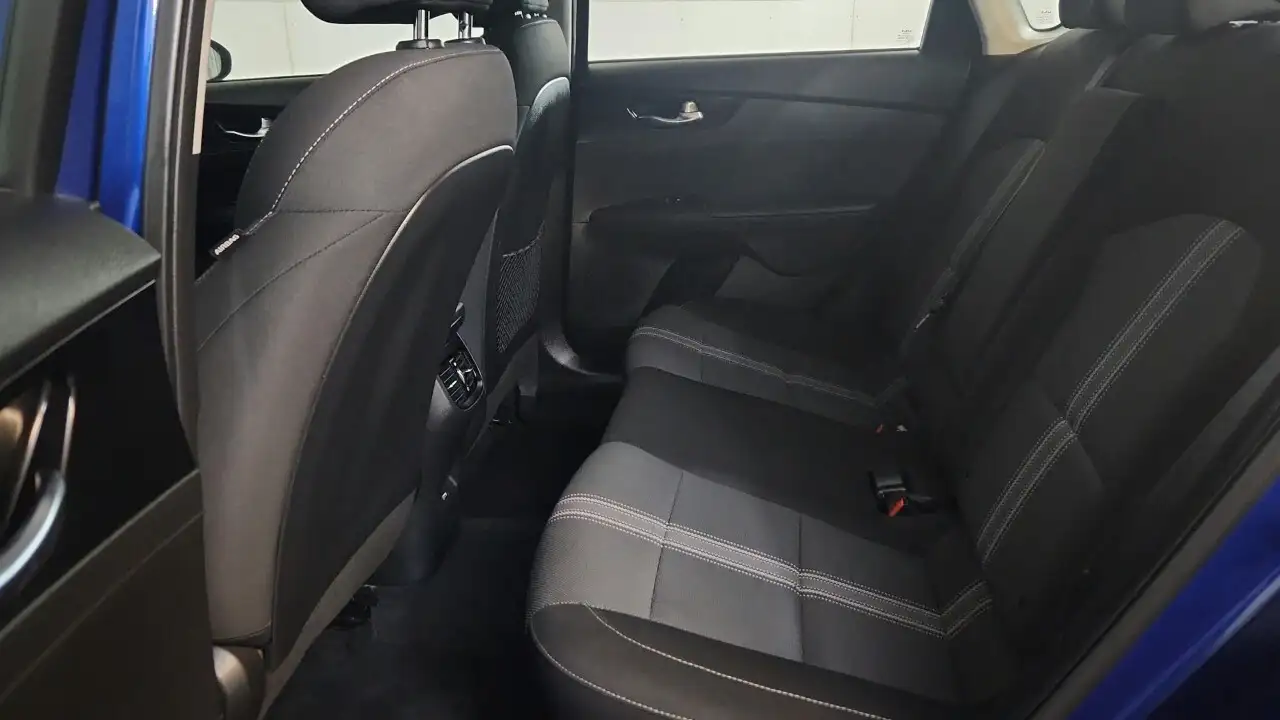 Kia Forte снимка Kia Forte