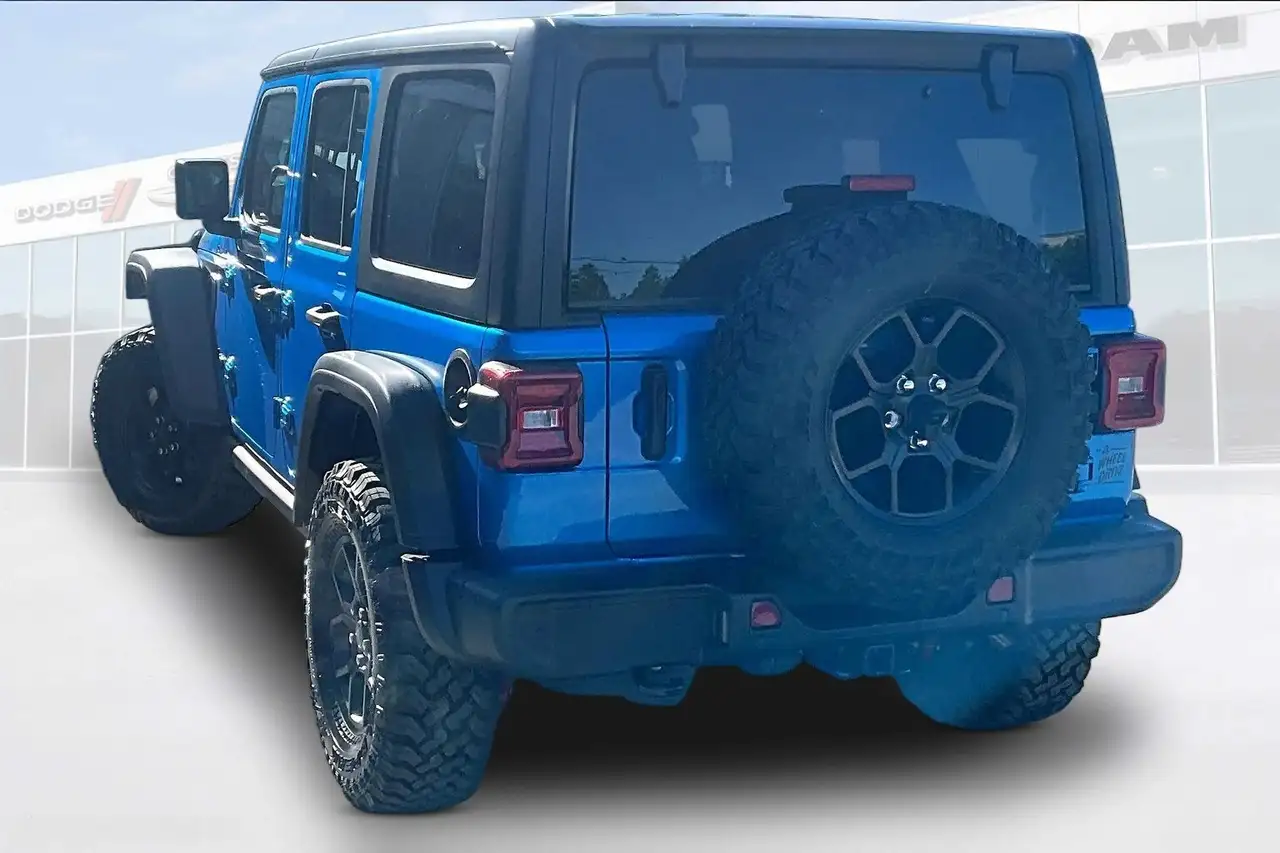 Jeep Wrangler photo Jeep Wrangler