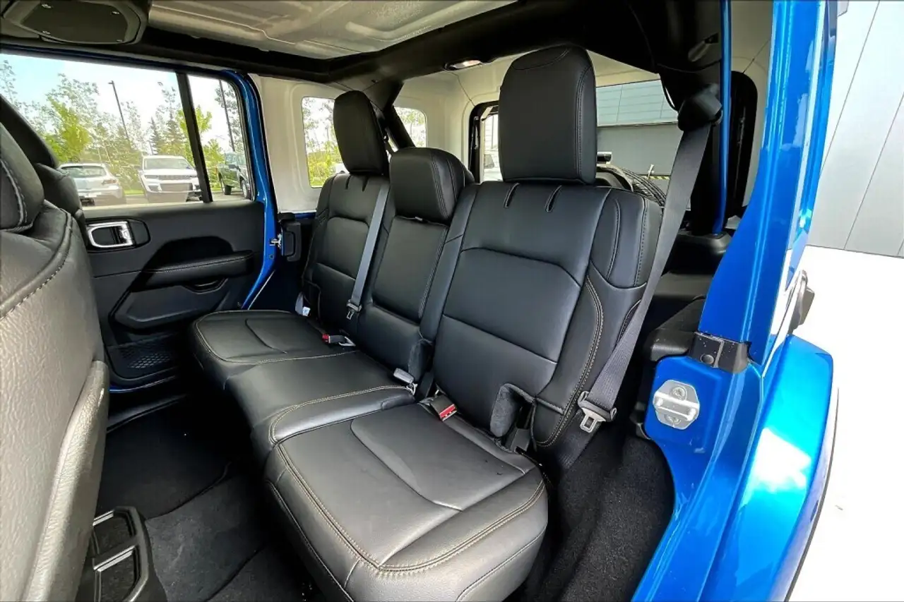 Jeep Wrangler снимка Jeep Wrangler