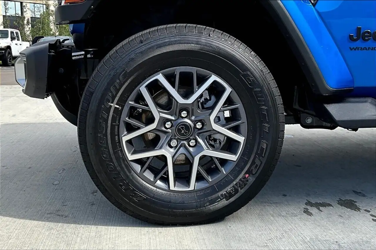 Jeep Wrangler снимка Jeep Wrangler