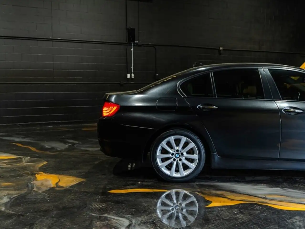 BMW 5 Series photo BMW 5 Series