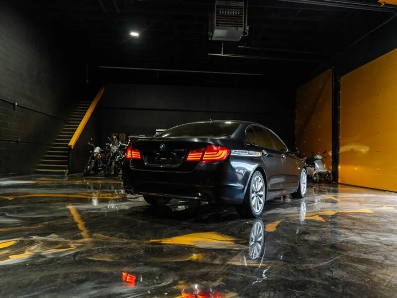 BMW 5 Series photo BMW 5 Series