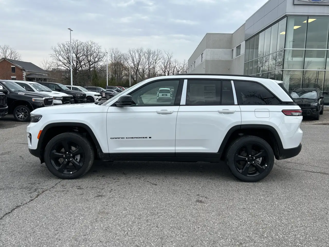 Jeep Grand Cherokee снимка Jeep Grand Cherokee