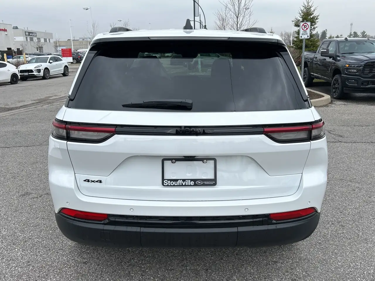 Jeep Grand Cherokee снимка Jeep Grand Cherokee