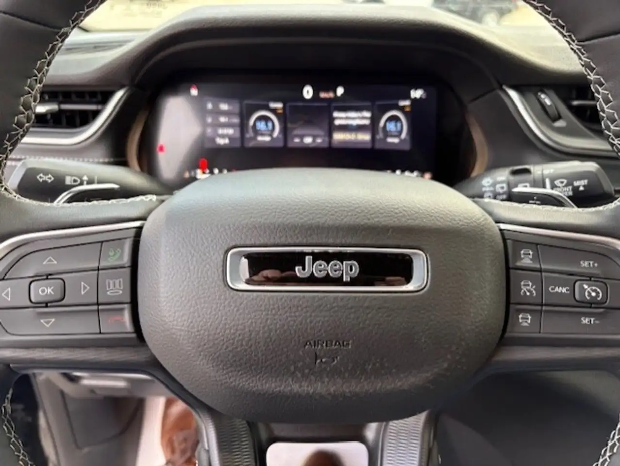 Jeep Grand Cherokee снимка Jeep Grand Cherokee