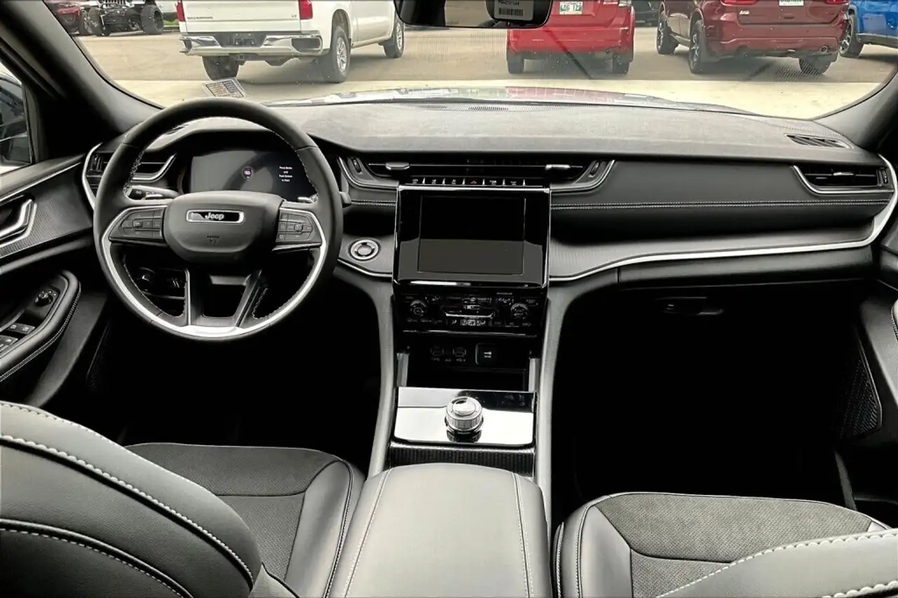 Jeep Grand Cherokee снимка Jeep Grand Cherokee
