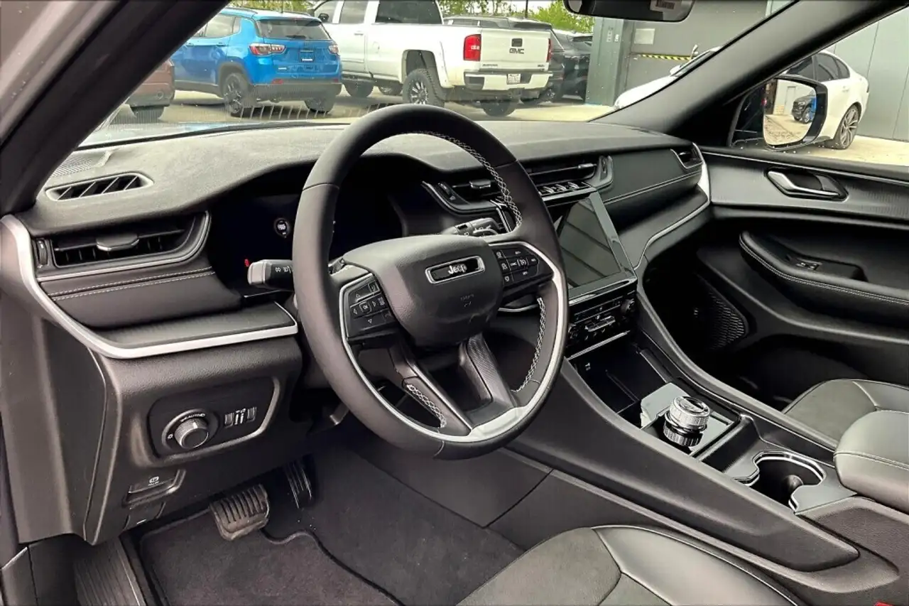 Jeep Grand Cherokee снимка Jeep Grand Cherokee