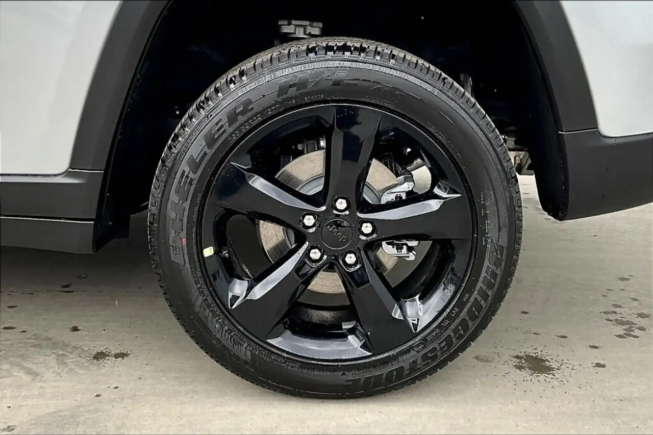 Jeep Grand Cherokee снимка Jeep Grand Cherokee
