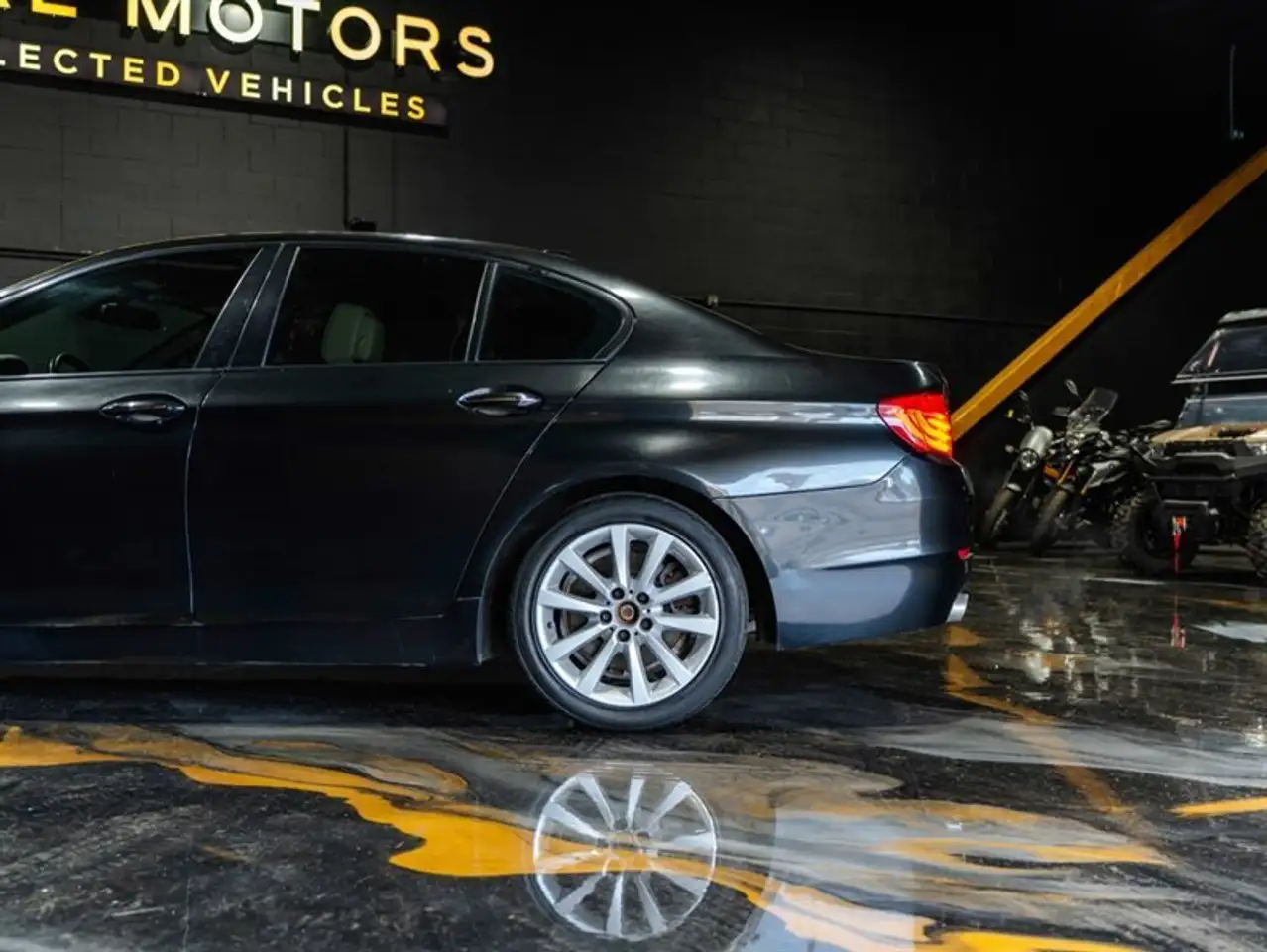 BMW 5 Series photo BMW 5 Series