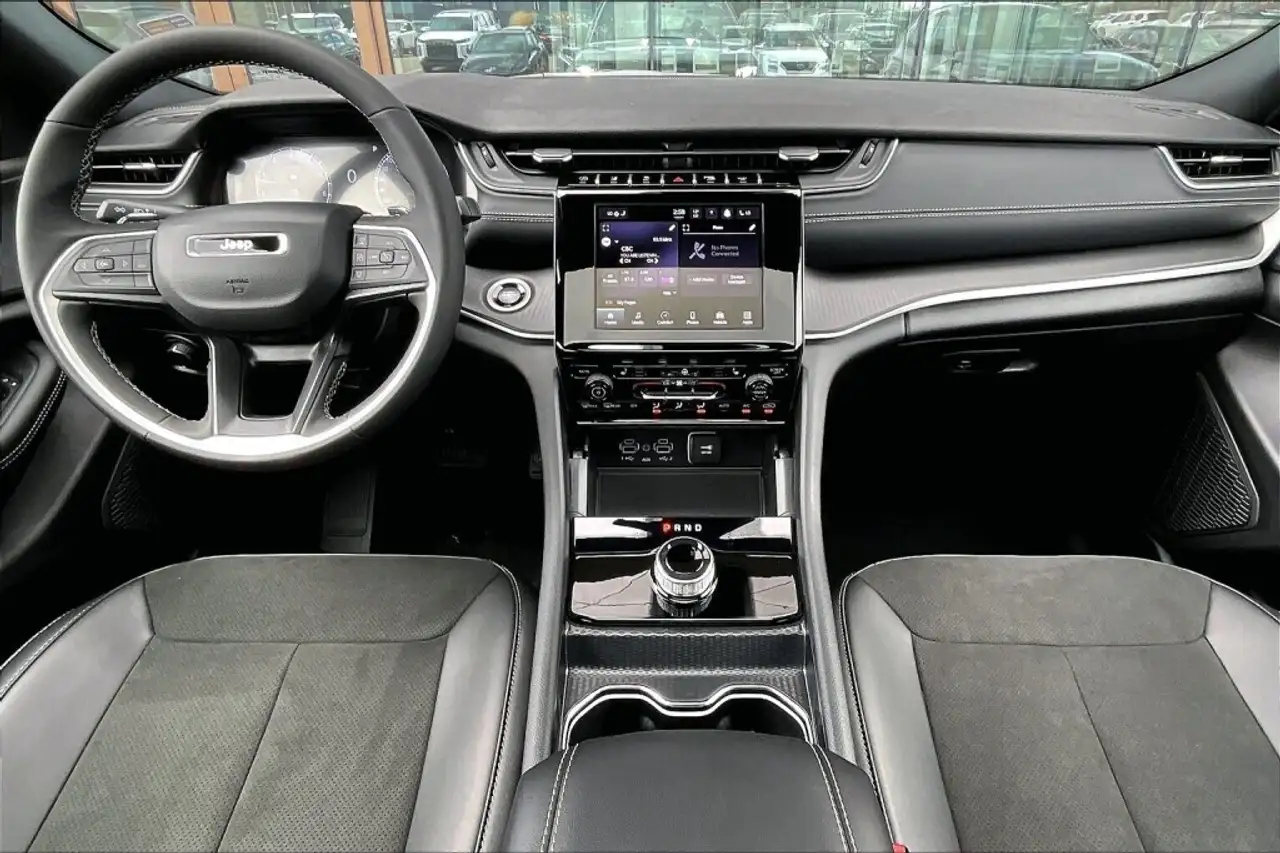 Jeep Grand Cherokee снимка Jeep Grand Cherokee