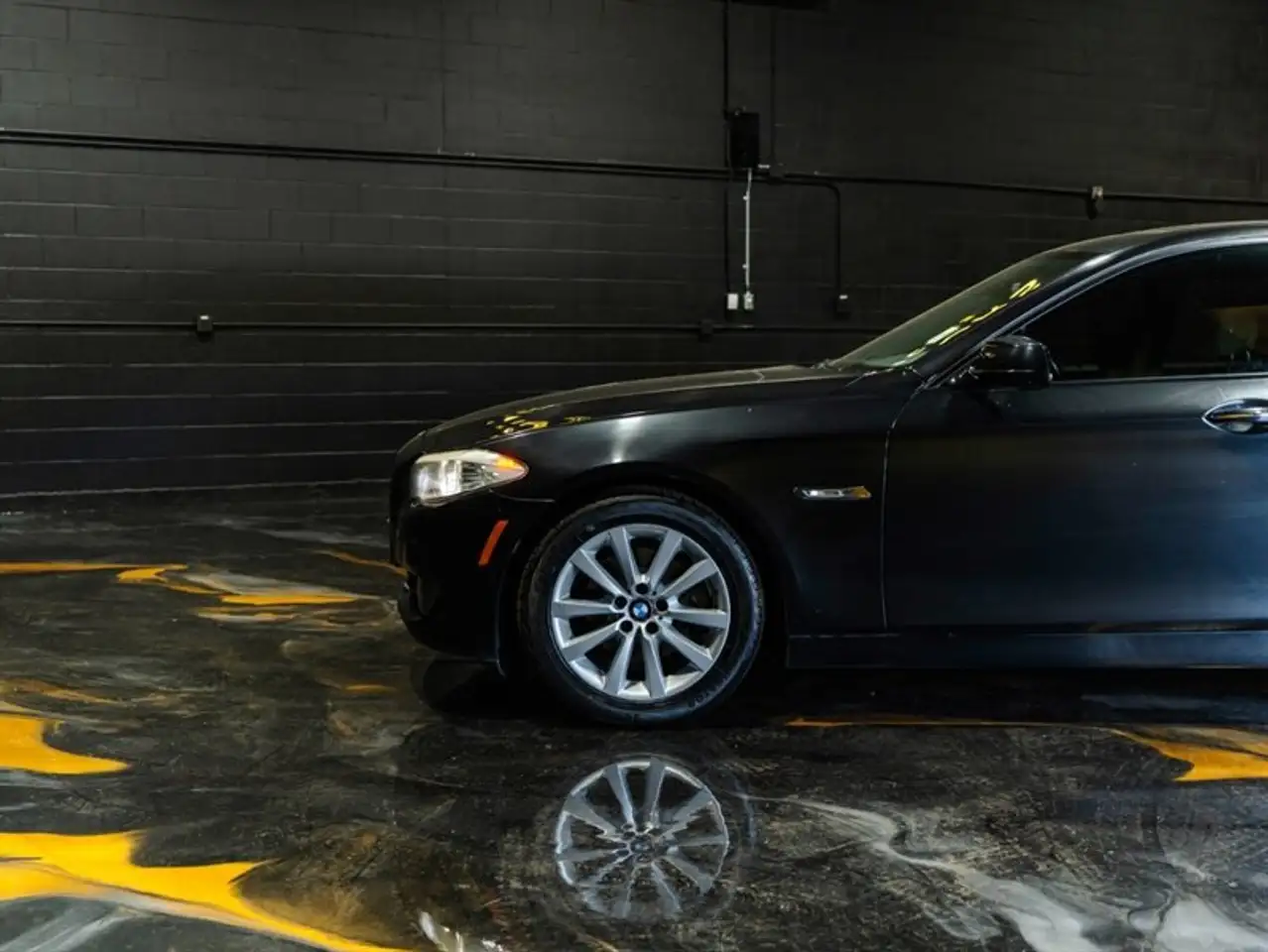 BMW 5 Series photo BMW 5 Series