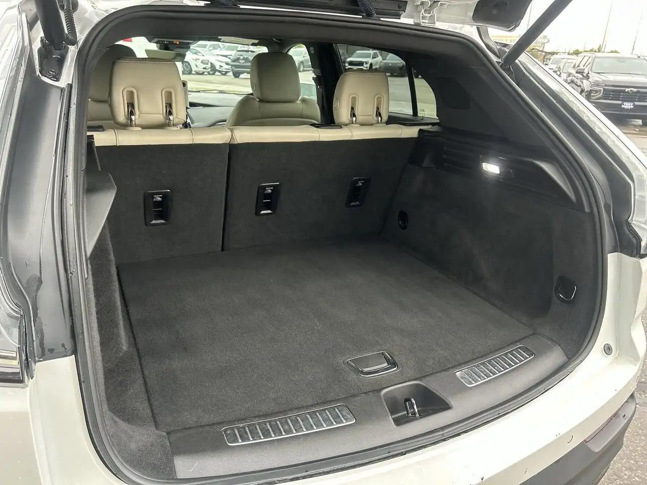 Cadillac XT4 снимка Cadillac XT4