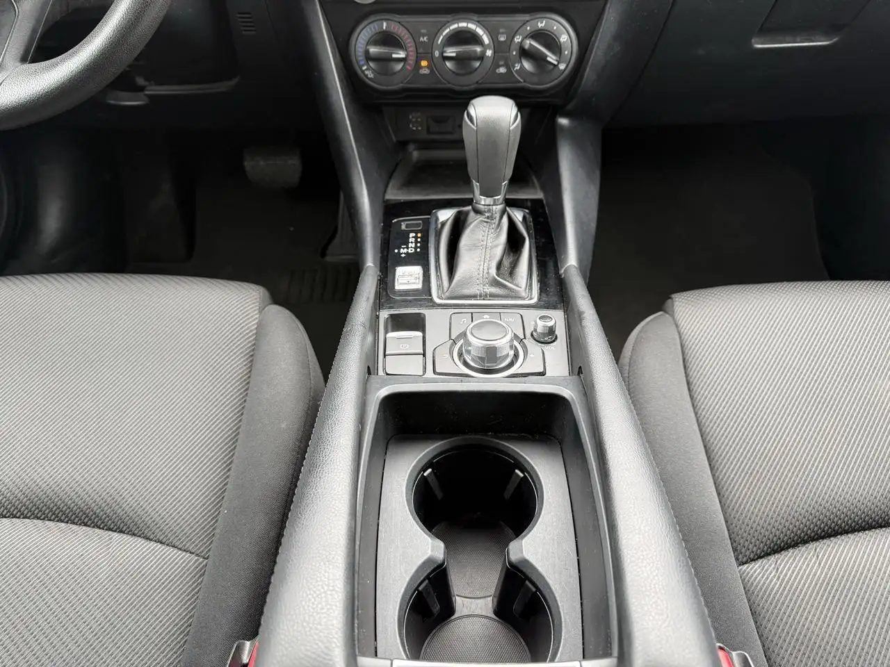 Mazda 3 photo Mazda 3