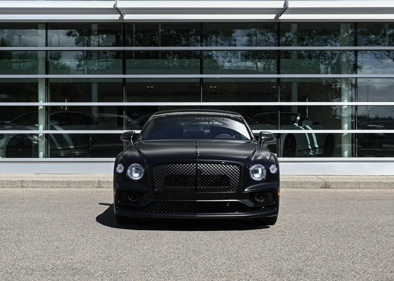 Bentley Flying Spur снимка Bentley Flying Spur