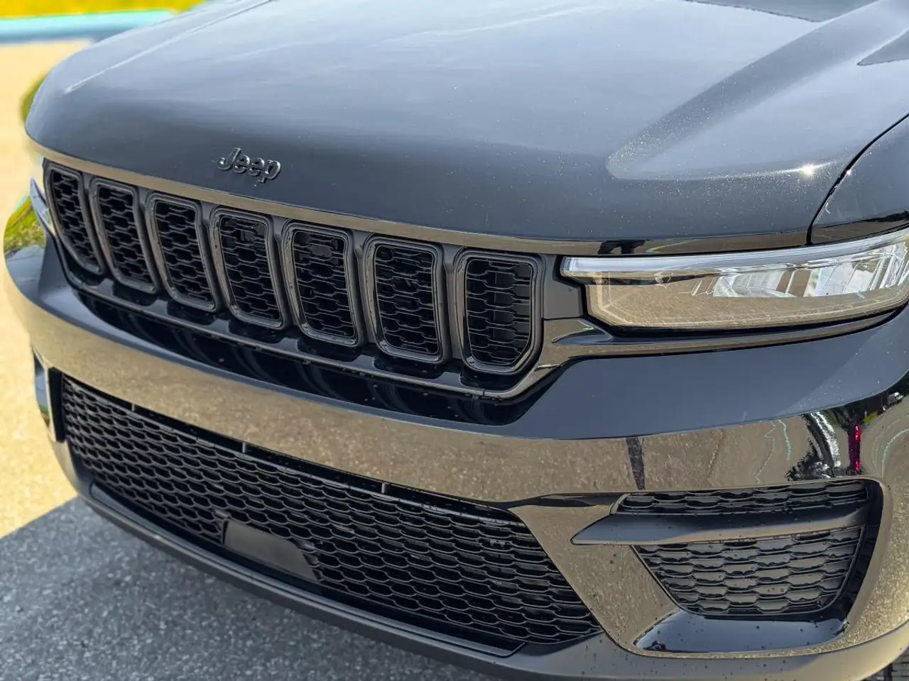 Jeep Grand Cherokee снимка Jeep Grand Cherokee