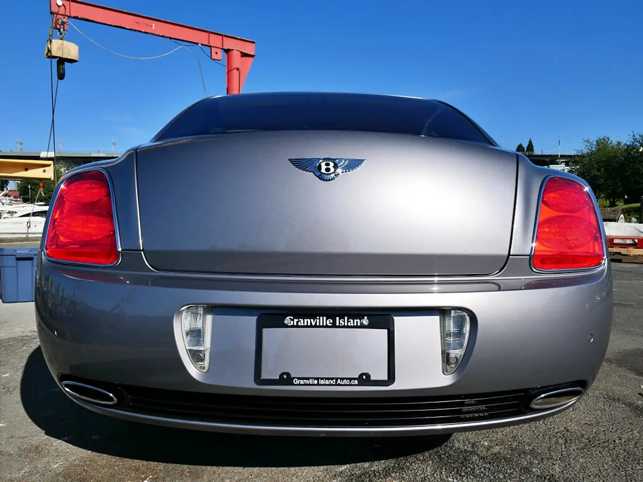 Bentley Flying Spur снимка Bentley Flying Spur