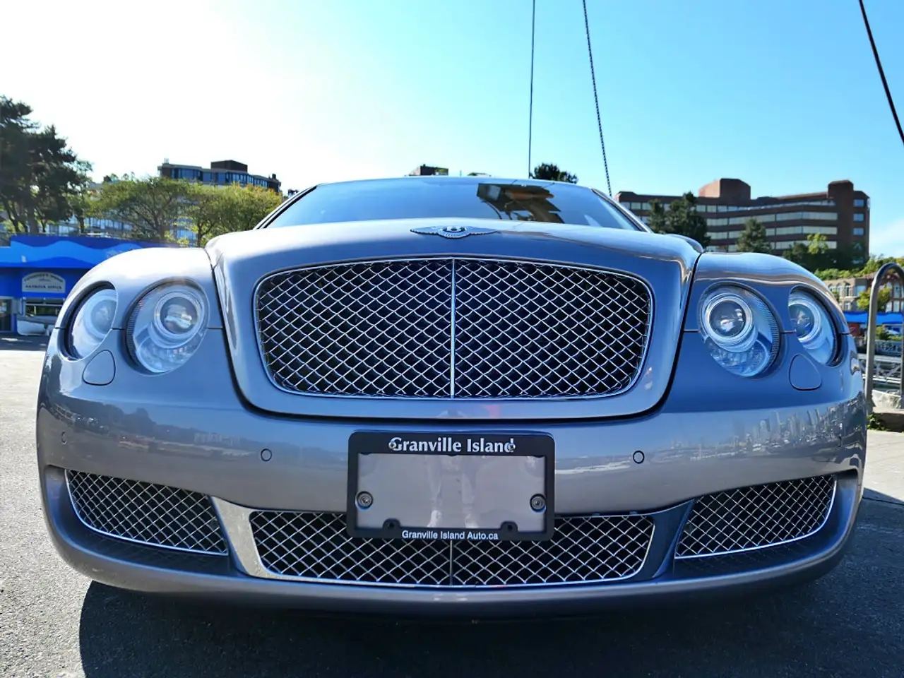 Bentley Flying Spur снимка Bentley Flying Spur