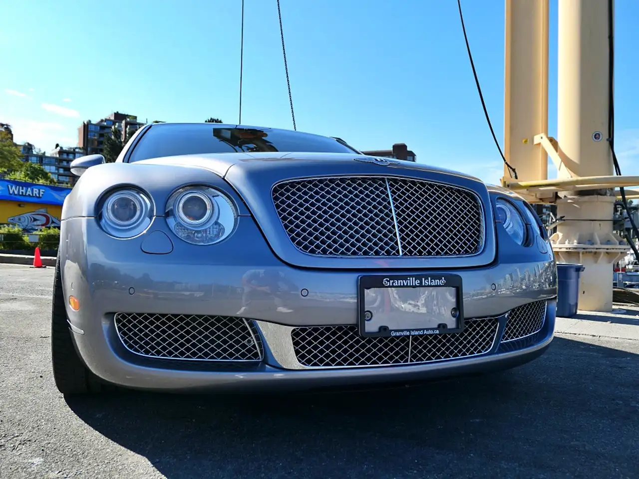 Bentley Flying Spur снимка Bentley Flying Spur