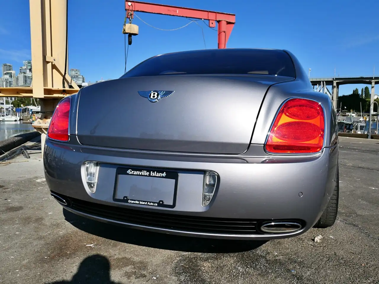 Bentley Flying Spur снимка Bentley Flying Spur