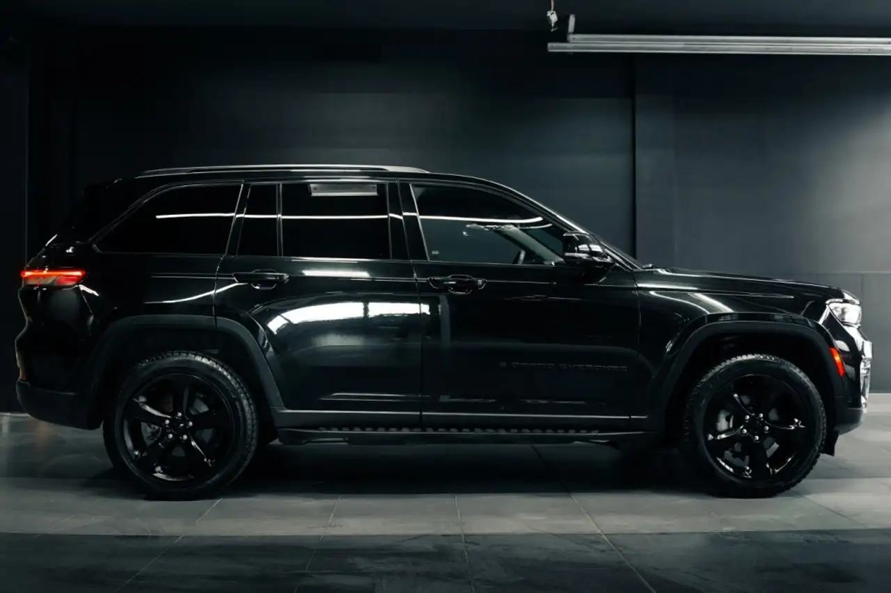 Jeep Grand Cherokee снимка Jeep Grand Cherokee
