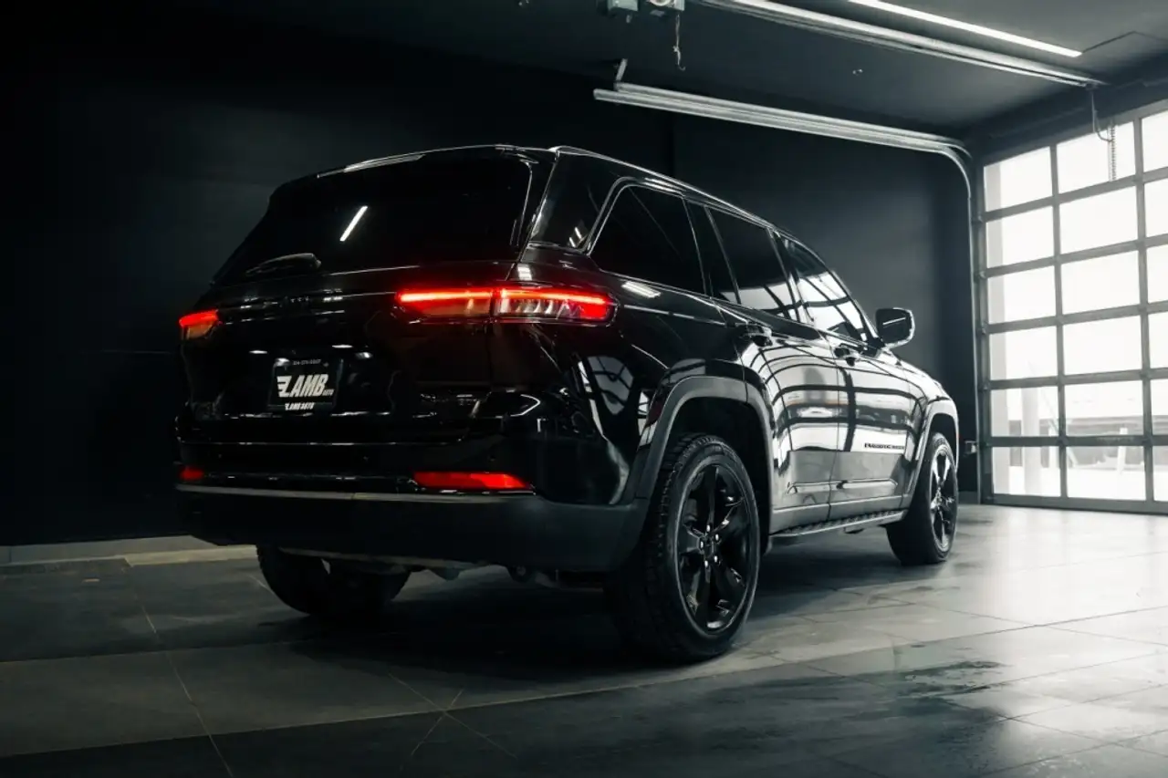 Jeep Grand Cherokee снимка Jeep Grand Cherokee
