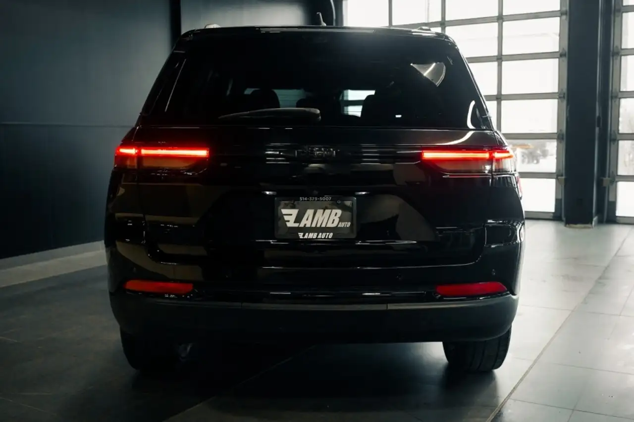 Jeep Grand Cherokee снимка Jeep Grand Cherokee