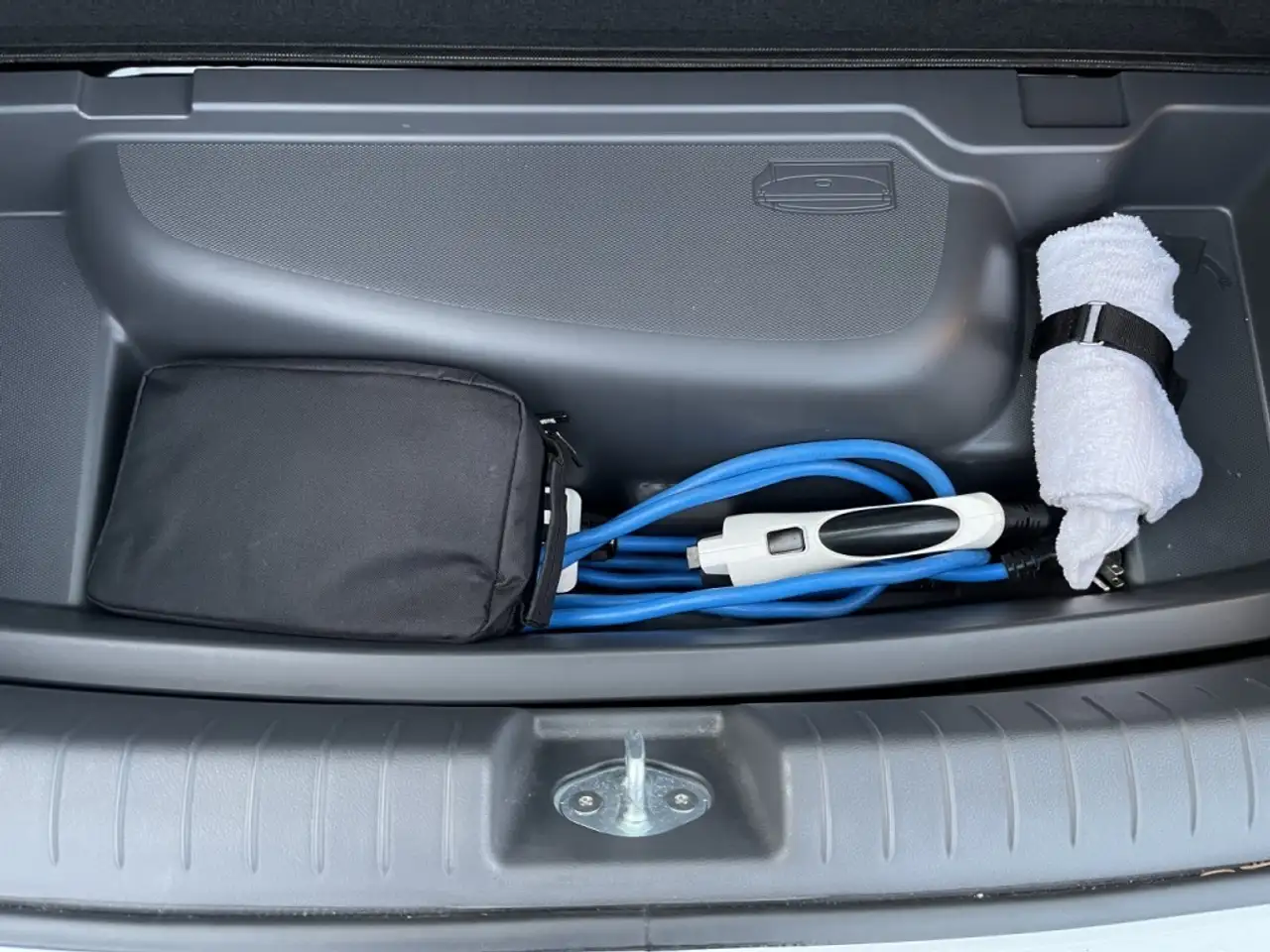 Hyundai IONIQ снимка Hyundai IONIQ