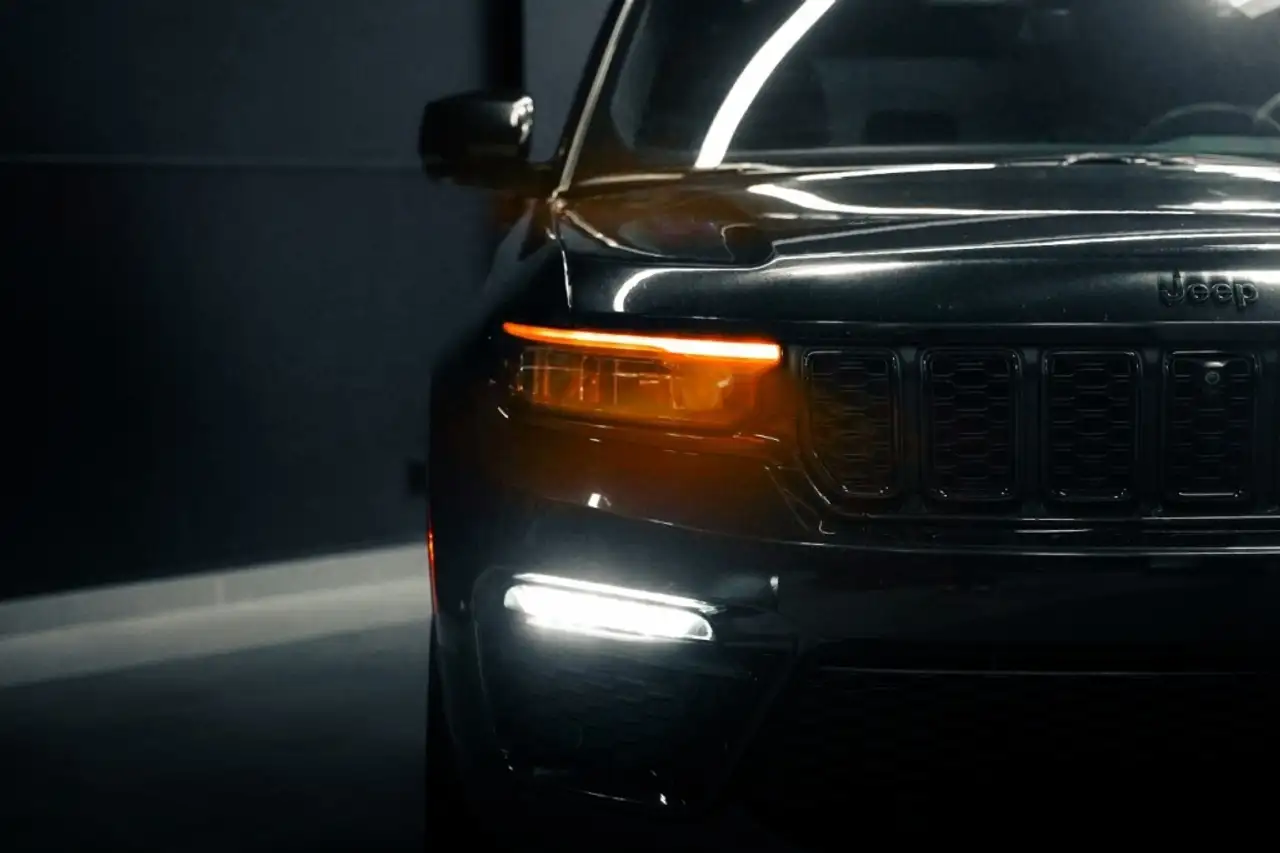 Jeep Grand Cherokee снимка Jeep Grand Cherokee