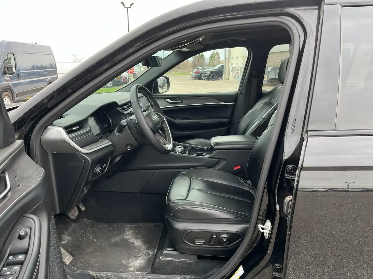 Jeep Grand Cherokee снимка Jeep Grand Cherokee