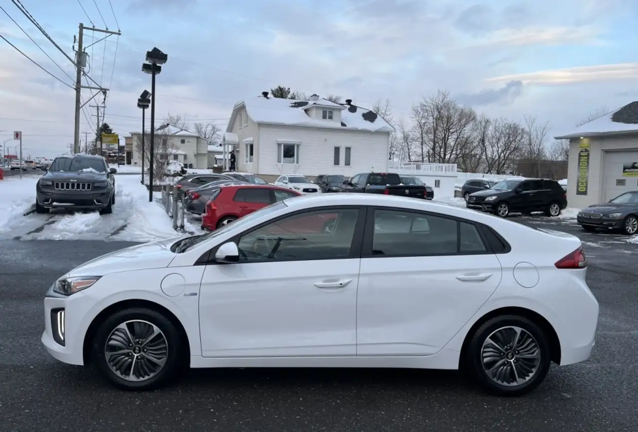 Hyundai IONIQ снимка Hyundai IONIQ