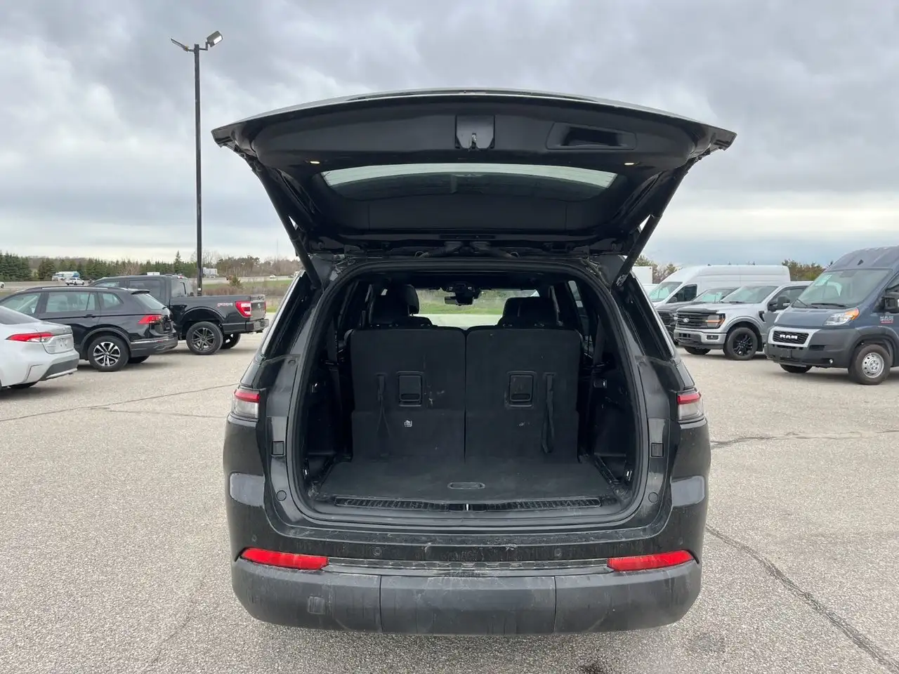 Jeep Grand Cherokee снимка Jeep Grand Cherokee