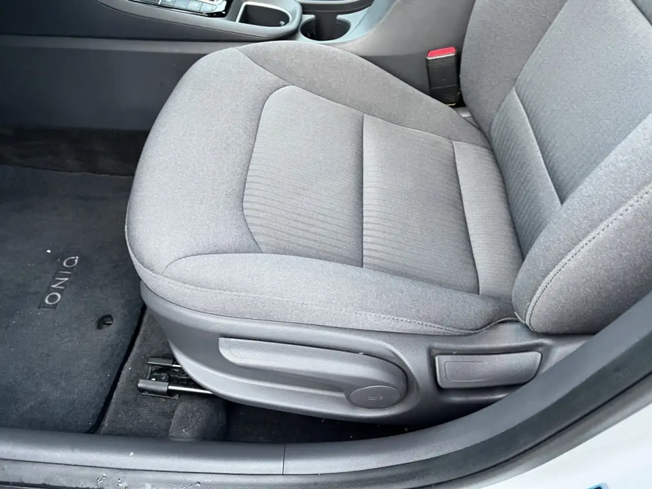Hyundai IONIQ снимка Hyundai IONIQ